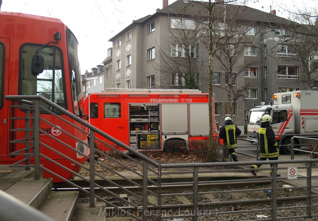 KVB Zug entgleist Koeln Suelz Suelzguertel P080.JPG